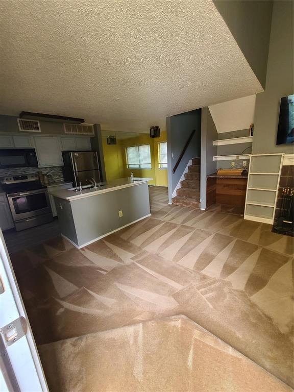 Building Photo - 2310 Balsam Dr