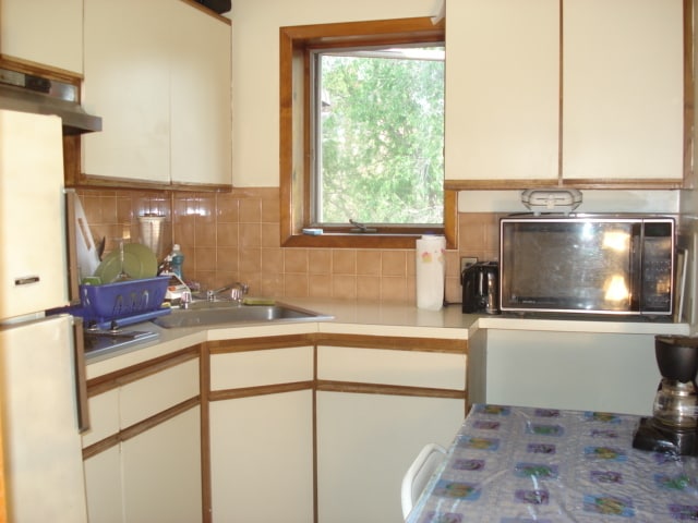 Building Photo - 122 India St