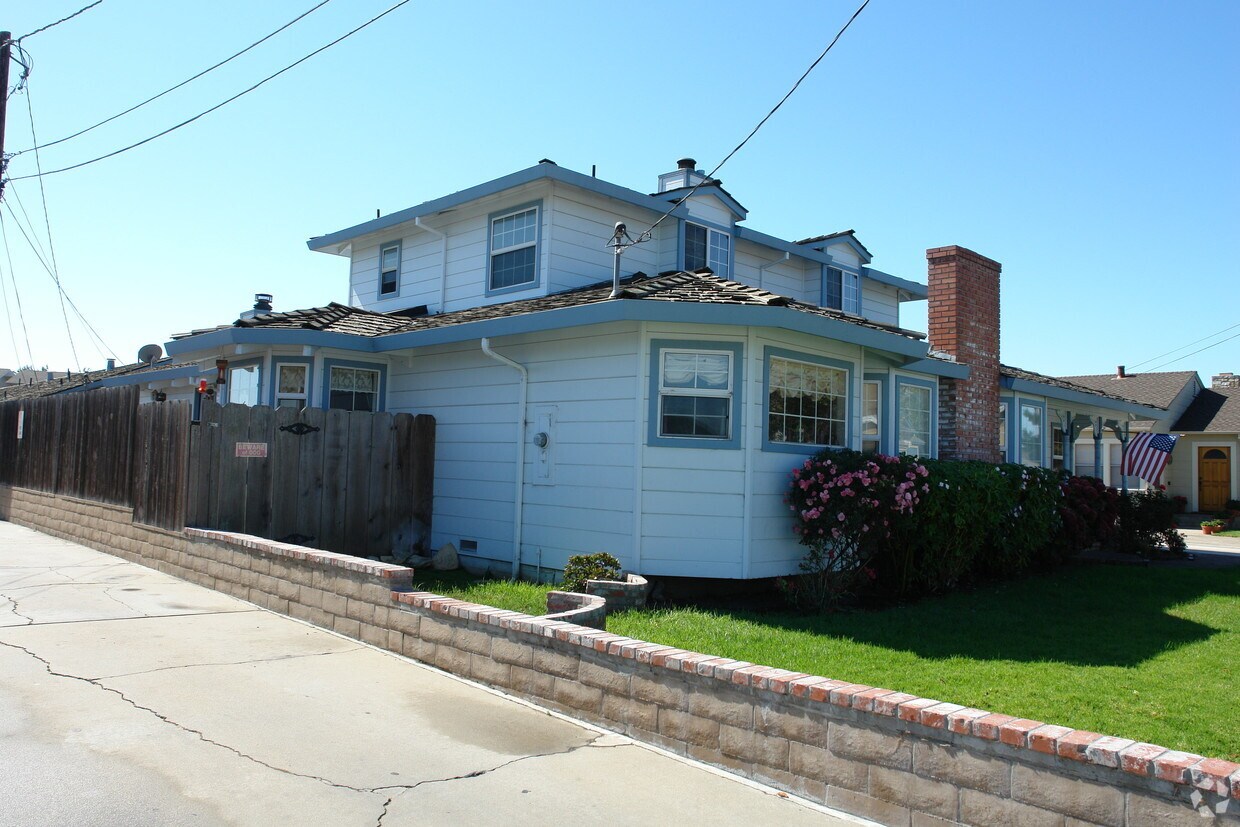 Building Photo - 239 Clay St