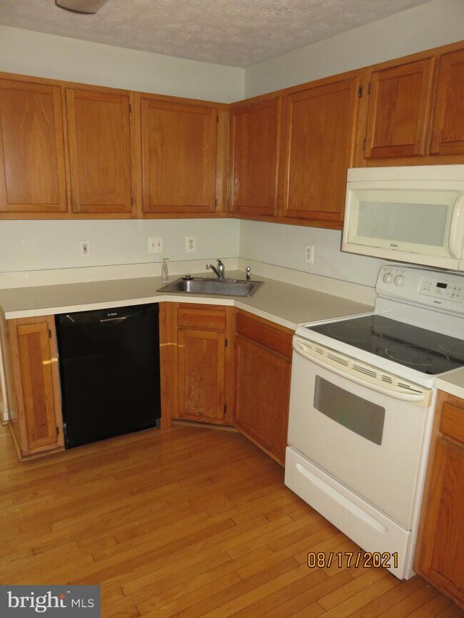 Building Photo - 22720 Othello Ln