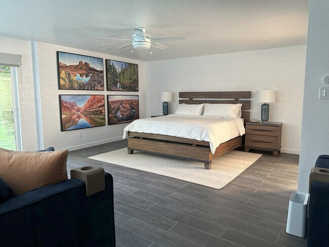Foto del edificio - 8111 N 65th St
