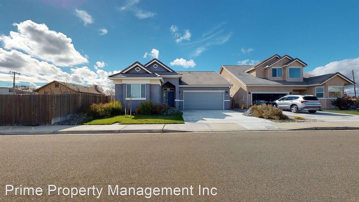 Foto principal - 3 br, 2 bath House - 605 St. Helena Drive