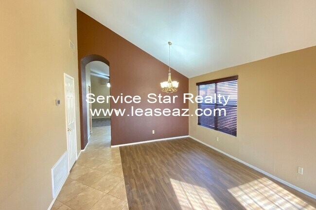 Building Photo - 15443 S 45th St