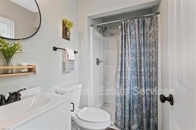 Building Photo - 623 Redhorse Lane