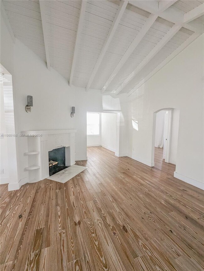 Foto del edificio - 1719 SW 15th St