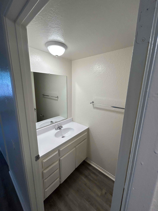 Building Photo - 43711 Challenger Way