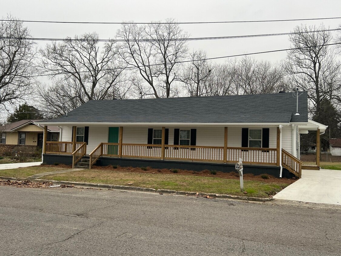 Primary Photo - 109 Morgan Avenue Northwest, Unit 111