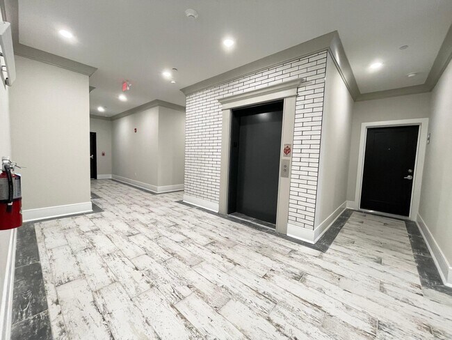 Building Photo - 3202 Capri Dr