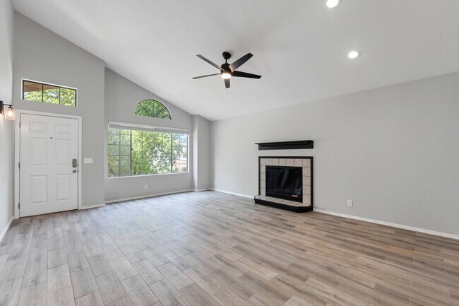 Building Photo - 407 S Ocean Dr