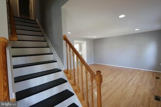 Building Photo - 5213 Zephyr Ave