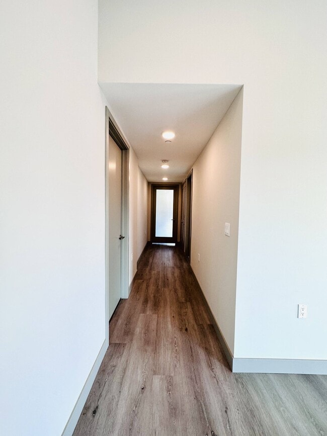 Interior Photo - Lido Apartments - 1532 Brockton Ave