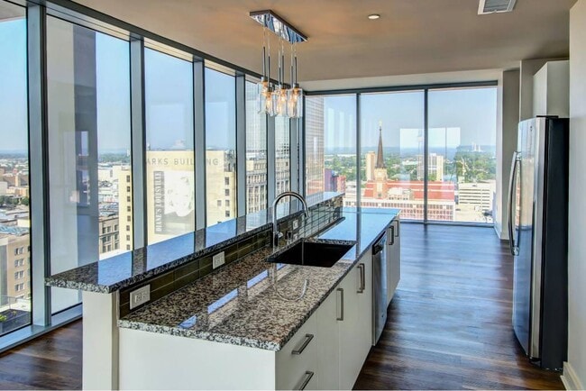 Building Photo - The Residences at OMNI Louisville