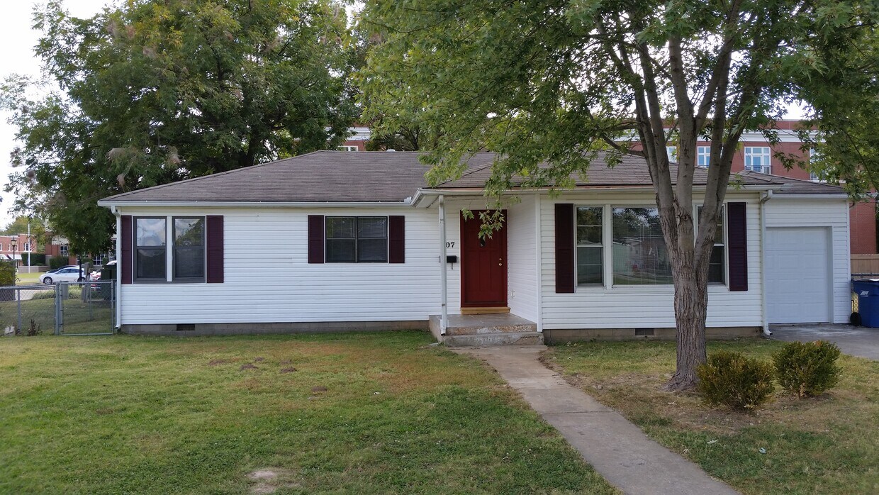 Primary Photo - 207 SW 7th St