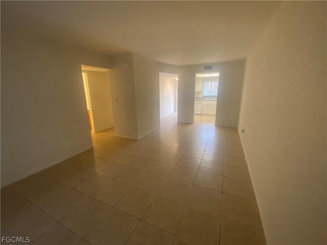 Building Photo - 2670 Park Windsor Dr