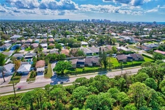 Building Photo - 706 111th Ave N