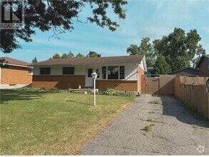 Building Photo - 176 Wellesley Crescent