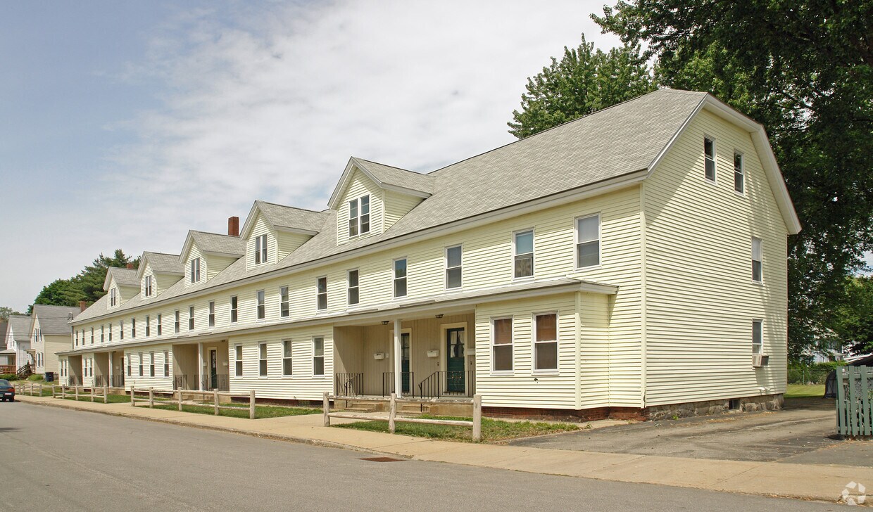 1830 Gillis St, Nashua, NH 03060 Apartments in Nashua, NH