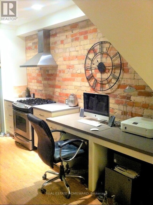 Building Photo - 36 Caroline Ave