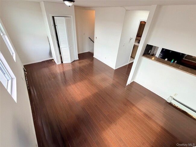 Building Photo - 1227 Bryant Ave
