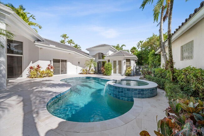 Foto del edificio - 2951 Bent Cypress Rd