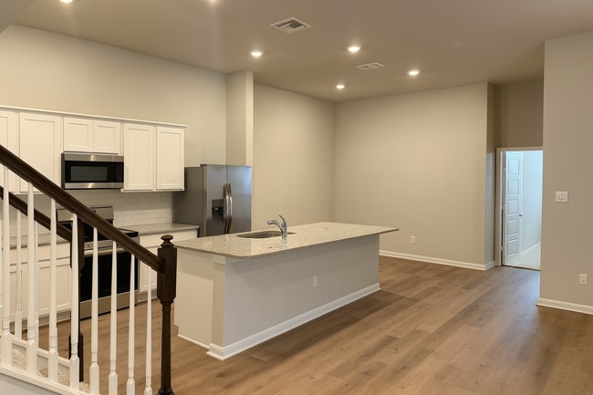 Building Photo - 463 Nespral Dr