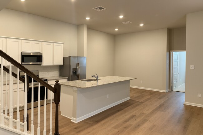 Foto del edificio - 463 Nespral Dr