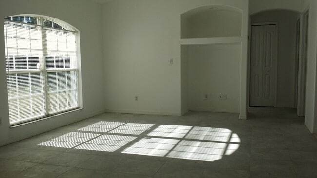 Building Photo - North Biscayne 3/2/2 / NEW PRICE / $ 1800