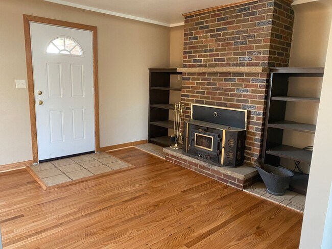 Foto del edificio - 296 E Howard St