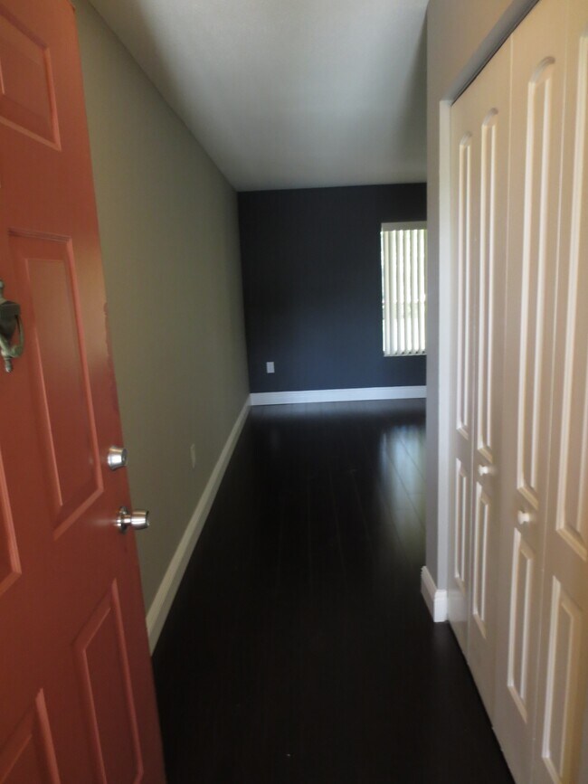 Foto del edificio - 2405 NW 33rd St