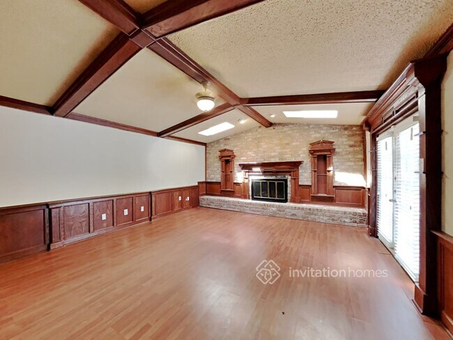 Foto del edificio - 230 Magic Oaks Dr