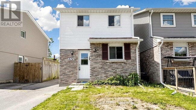 Building Photo - 424 Chaleur Ave