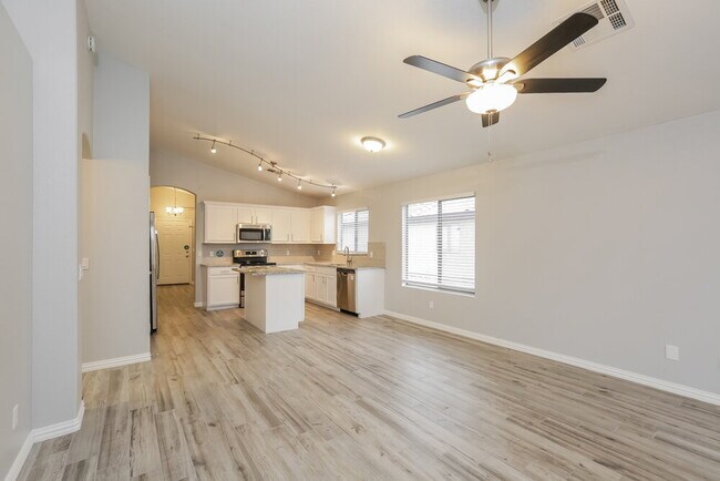 Foto del edificio - 953 E Greenlee Ave