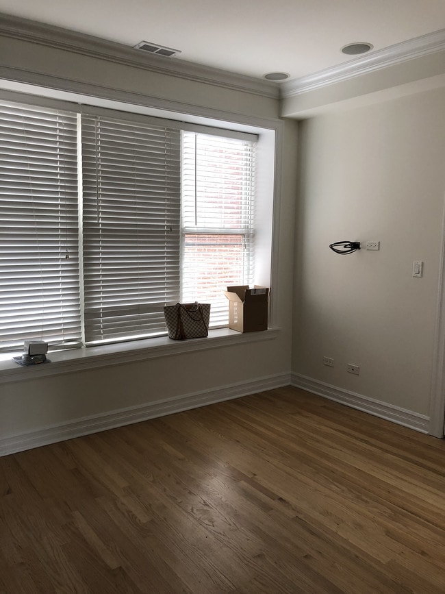 Living Room - 2707 Mildred N Ave
