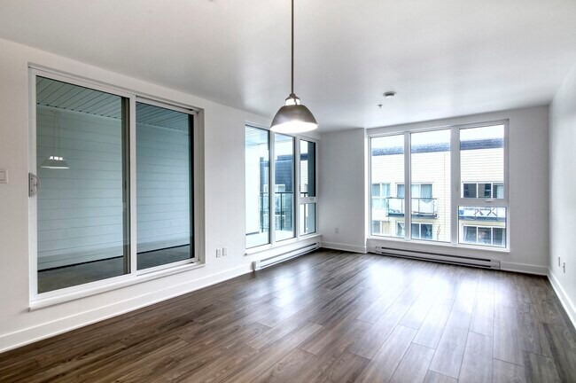 Building Photo - 9675 Av. Papineau