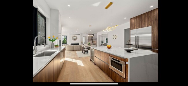Building Photo - 28 Newtonville Ave