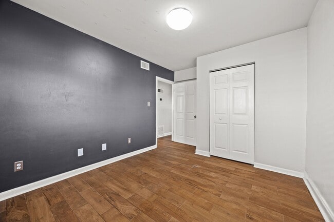 Dormitorio - 692 Smith St SW