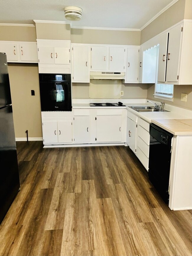 Building Photo - 01735