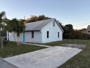 Building Photo - 1971 Smith Dr