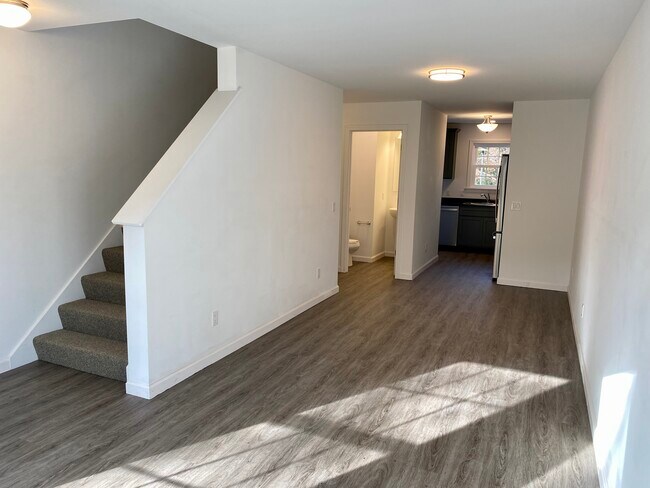 Building Photo - 20 Village Way