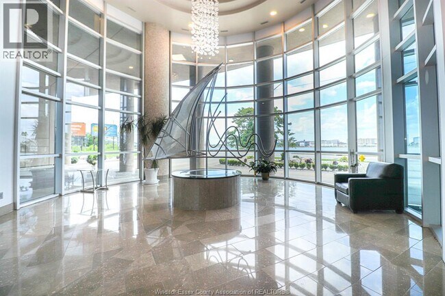 Photo du bâtiment - 1225 Riverside Dr W