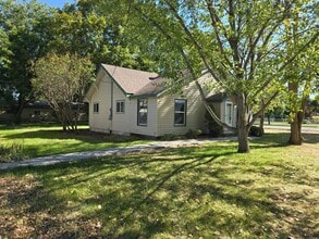 Building Photo - 8812 N Reed Rd