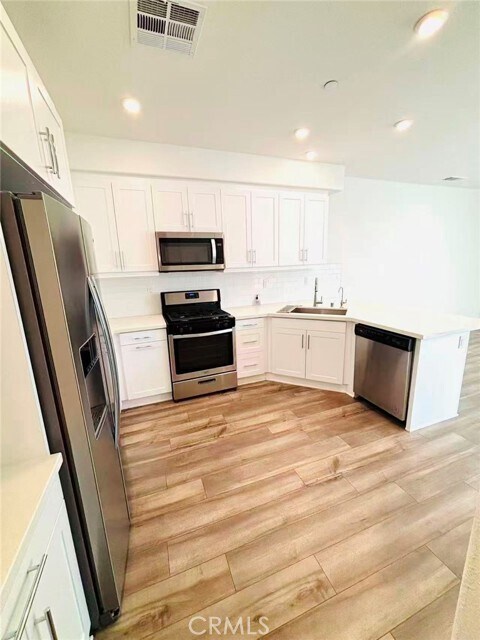 Building Photo - 42 Harmony Dr