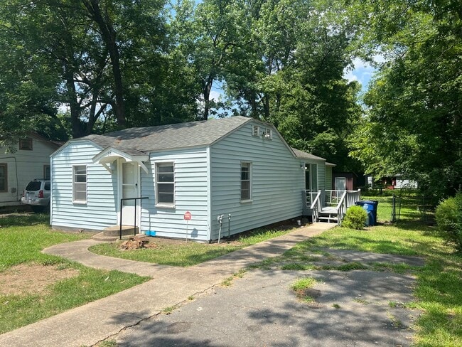 Building Photo - 3511 Gum St