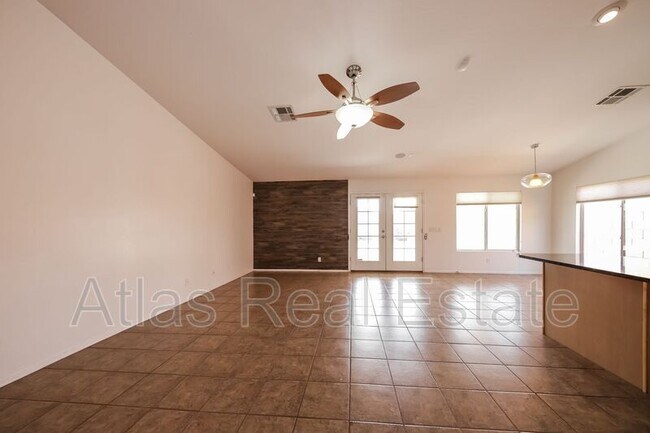 Building Photo - 5716 S 30th Ln