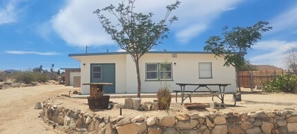 Building Photo - 6540 Valley View Dr