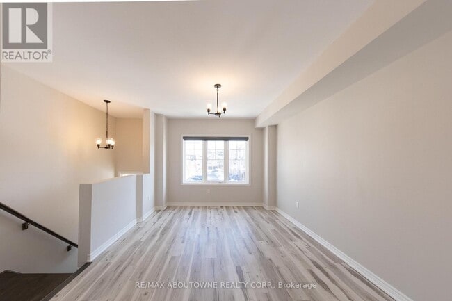 Building Photo - 15 Barley Ln