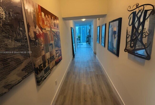 Building Photo - 888 Biscayne Blvd