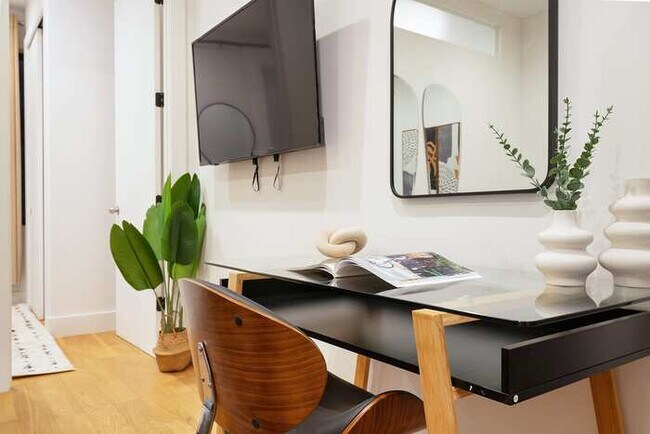 Building Photo - 1290-13 Newly Renovated 2 Bedrooms in UES