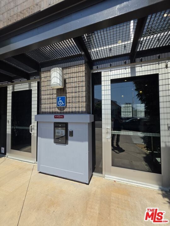 Foto del edificio - 629 Traction Ave