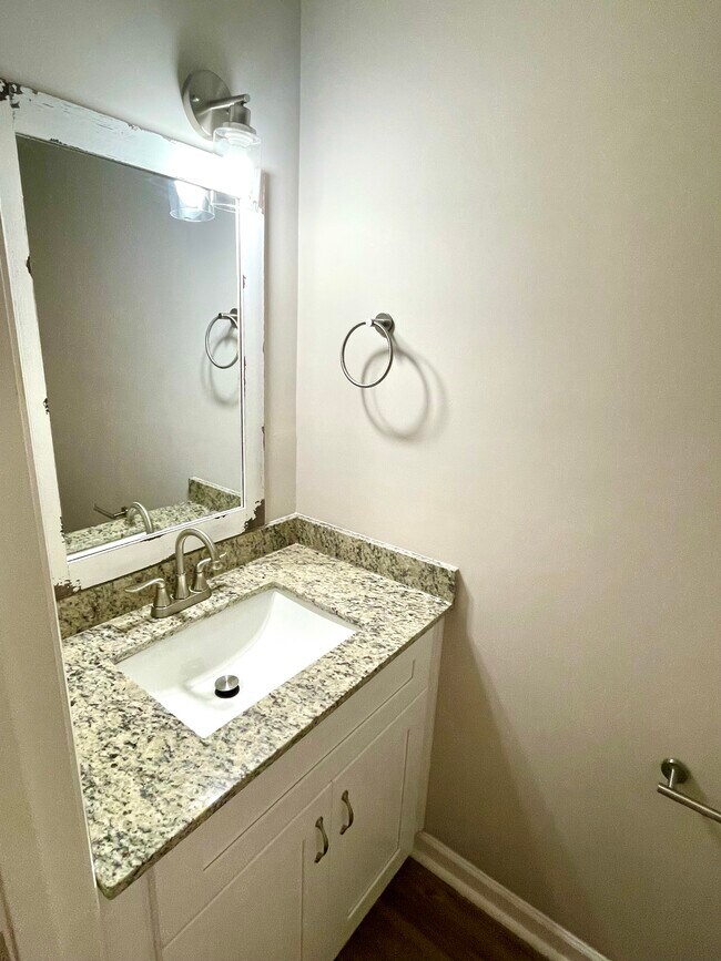 Half bath - 2498 Hidden Cove Ct
